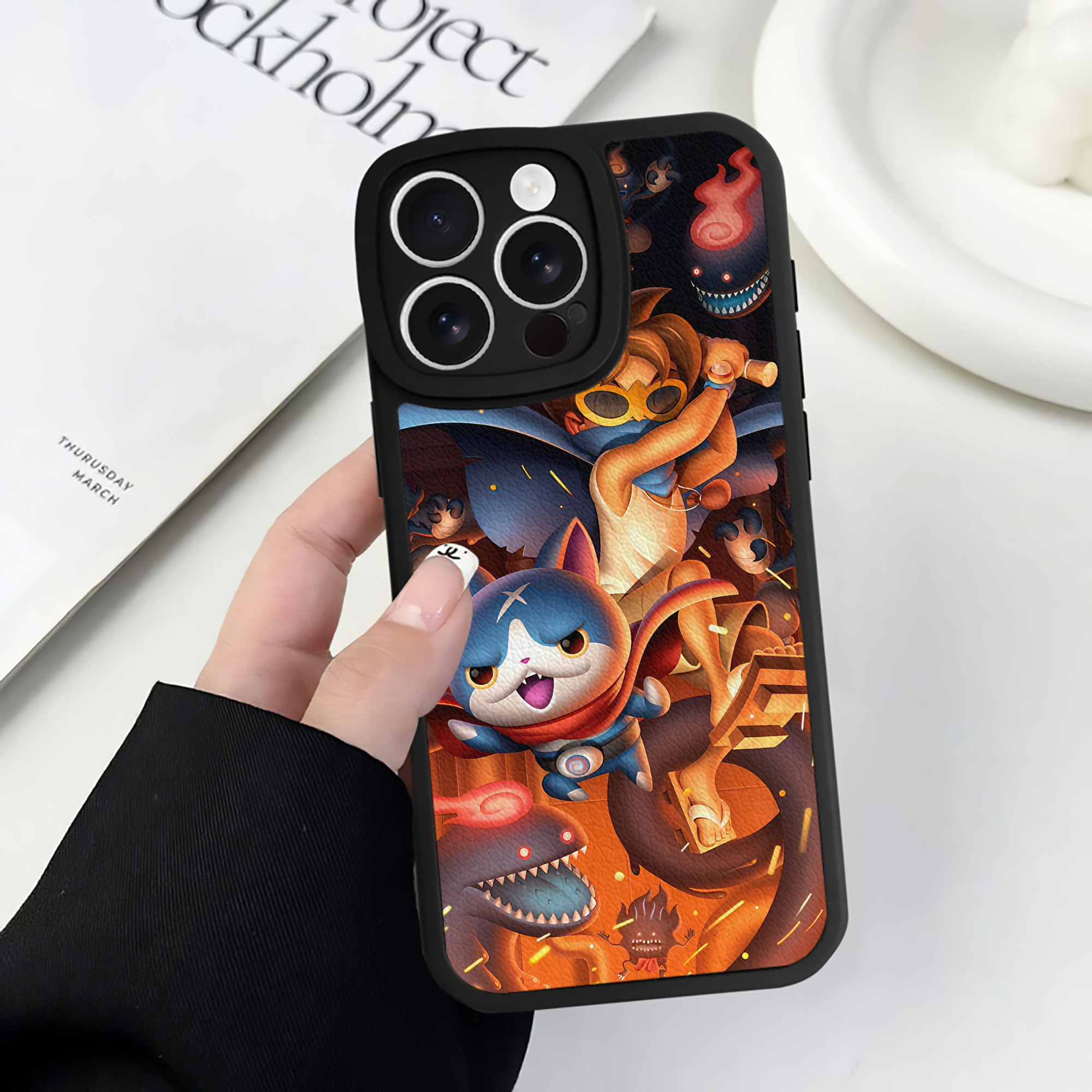 （画像用） 妖怪ウォッチ Yo-kai Watch 【iPhone 16シリーズ対応】シリコンスマホケース（レザー調） 材質：シリコン